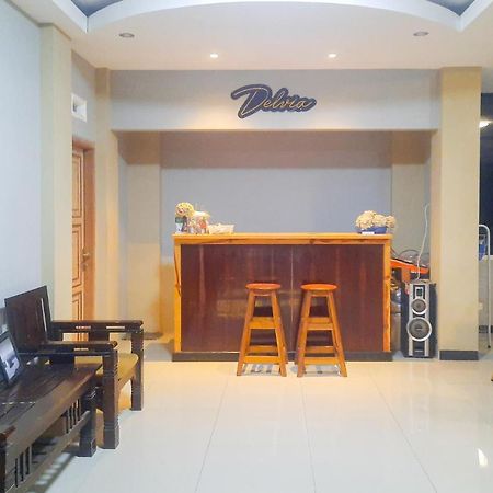 Delvia Bromo Homestay Mitra Reddoorz Pasuruan Esterno foto