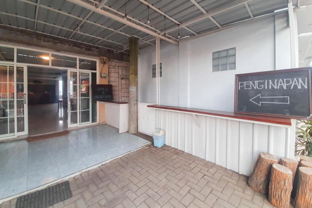 Delvia Bromo Homestay Mitra Reddoorz Pasuruan Esterno foto