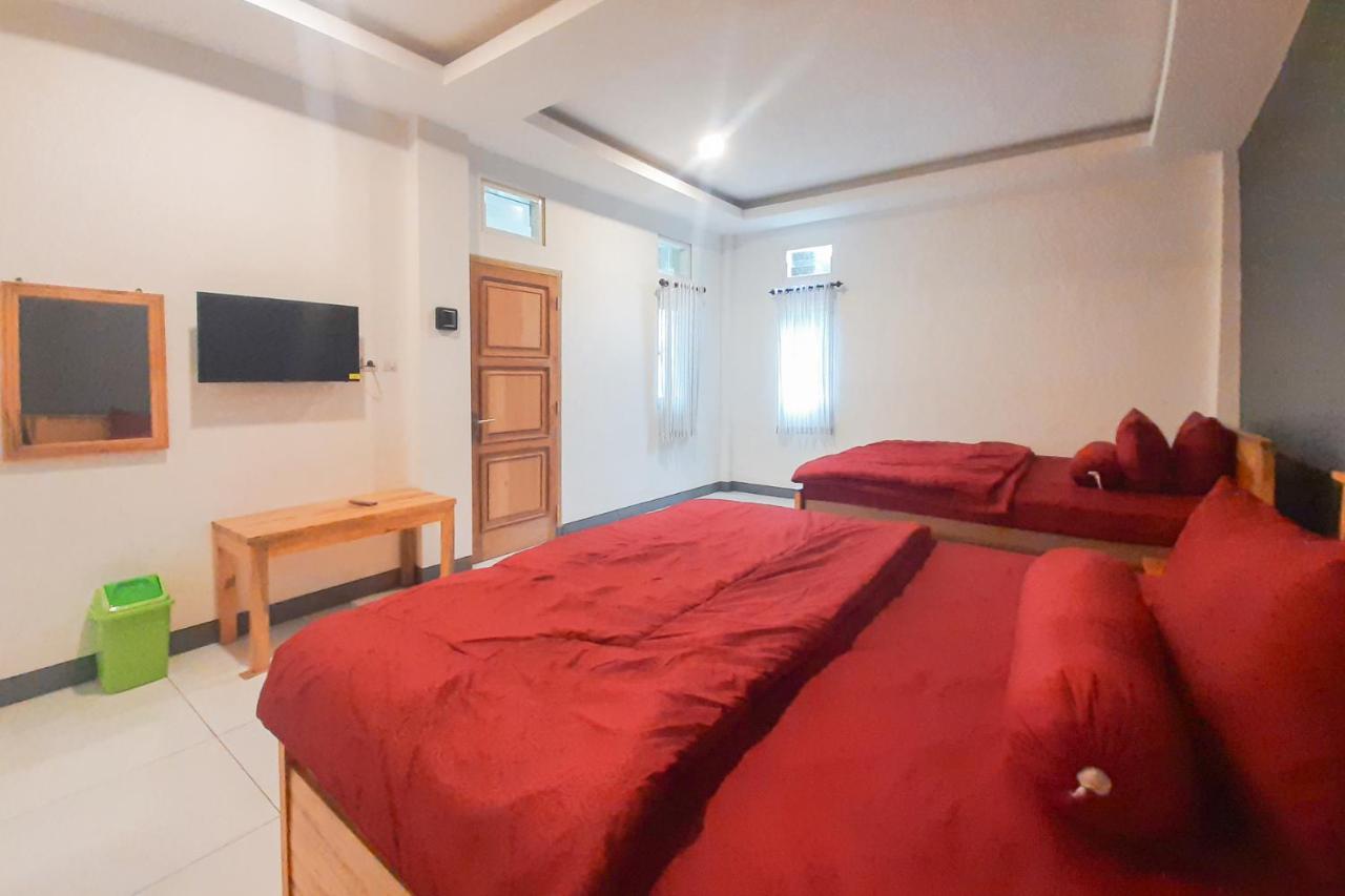 Delvia Bromo Homestay Mitra Reddoorz Pasuruan Esterno foto
