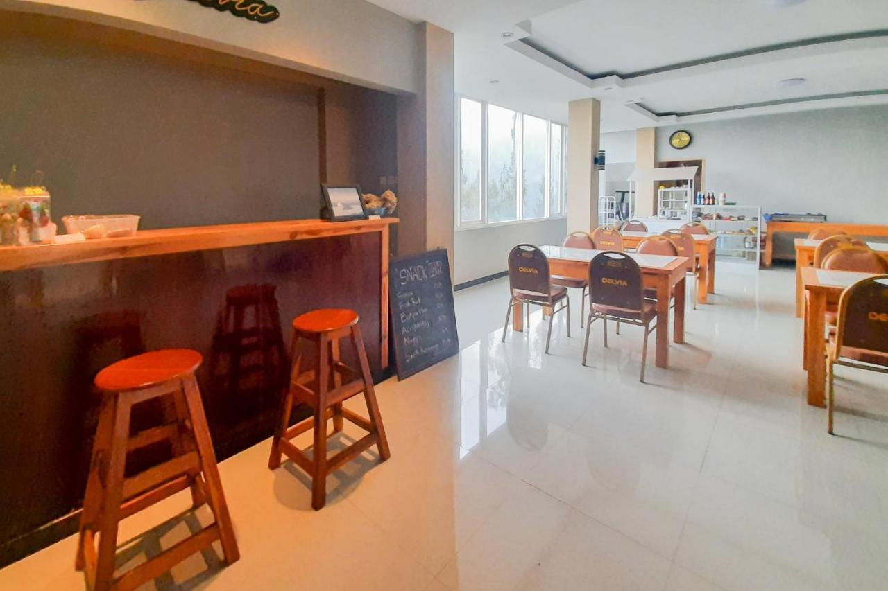 Delvia Bromo Homestay Mitra Reddoorz Pasuruan Esterno foto