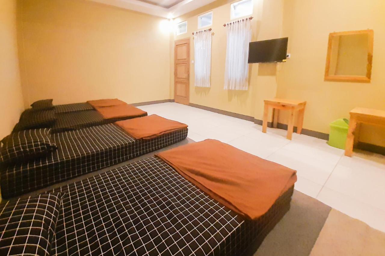 Delvia Bromo Homestay Mitra Reddoorz Pasuruan Esterno foto