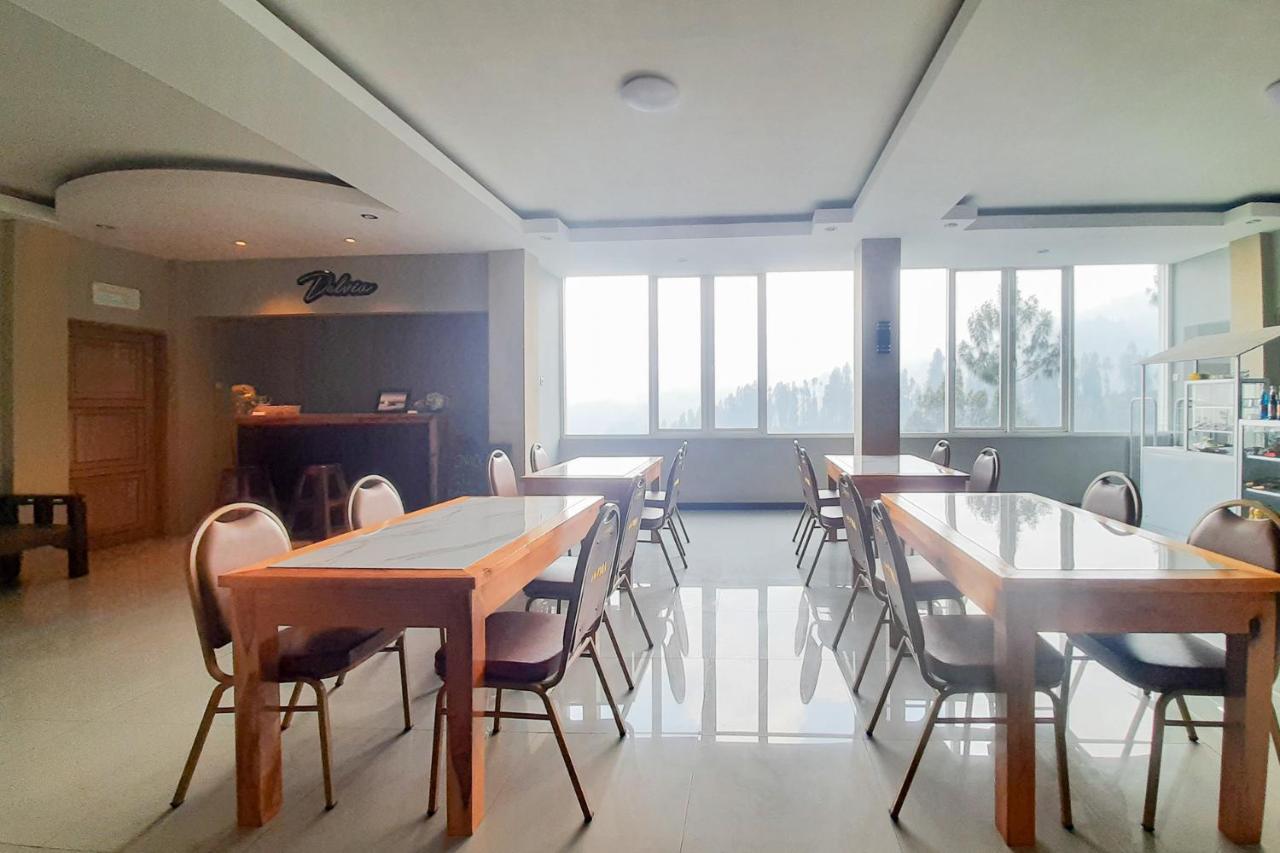 Delvia Bromo Homestay Mitra Reddoorz Pasuruan Esterno foto